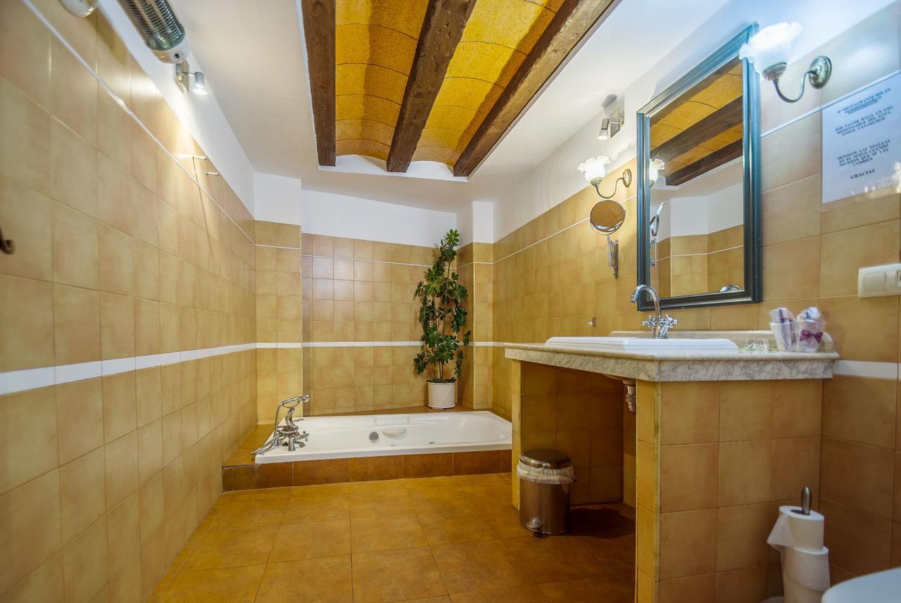Hostal Nuevo Milan I Сан-Клементе Экстерьер фото