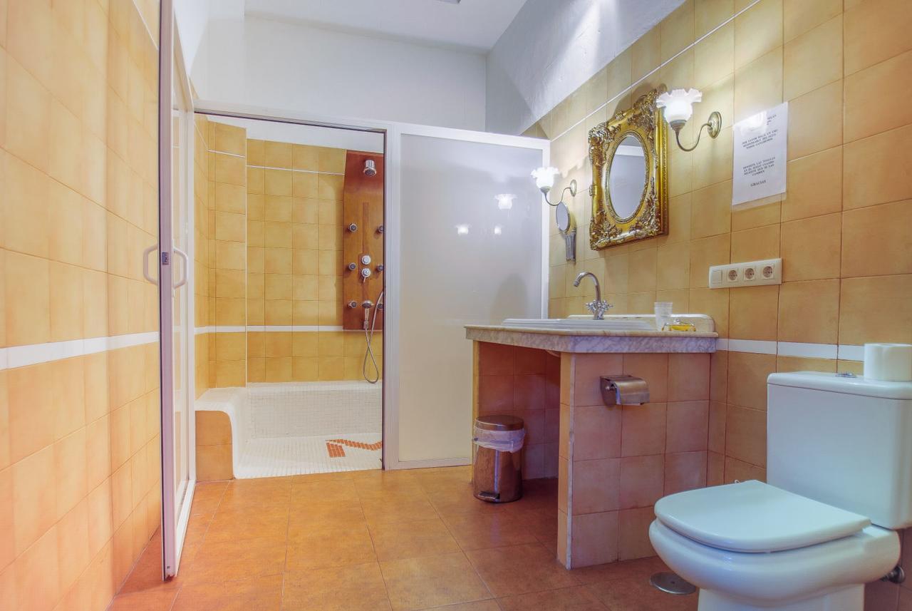 Hostal Nuevo Milan I Сан-Клементе Экстерьер фото